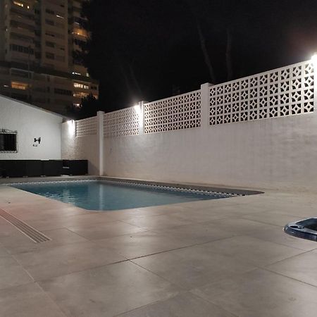Villa Con Piscina A Un Paso De La Playa Benidorm Exterior foto